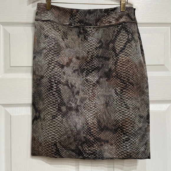 Worth Python print pencil skirt size 6 - Picture 2 of 9